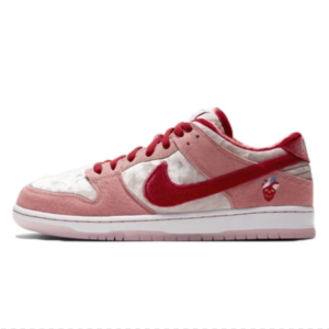 Nike SB Dunk LowStrangeLove Skateboards
